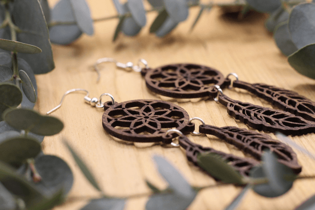 Boucles d'Oreilles en Bois Massif - Frêne ou Noyer - Modèle Dreamcatcher