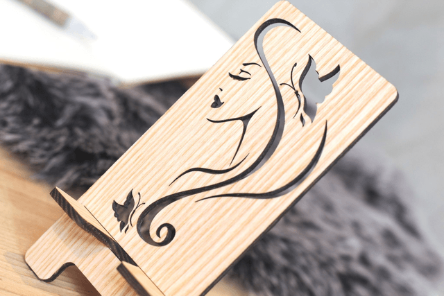 Support Smartphone - Modèle Femme Papillons