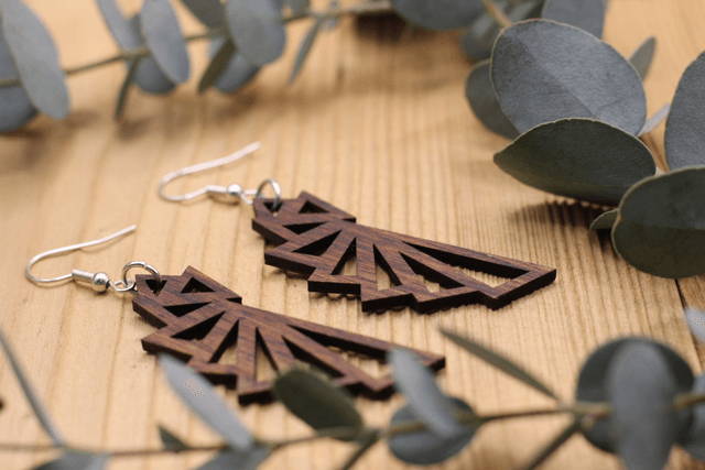 Boucles d'Oreilles en Bois Massif - Frêne ou Noyer - Modèle Triangles Cascade