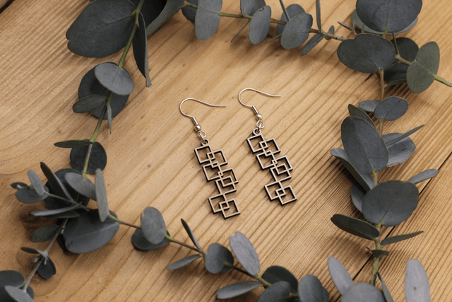 Boucles d'Oreilles en Bois Massif - Frêne ou Noyer - Modèle Petits Carrés
