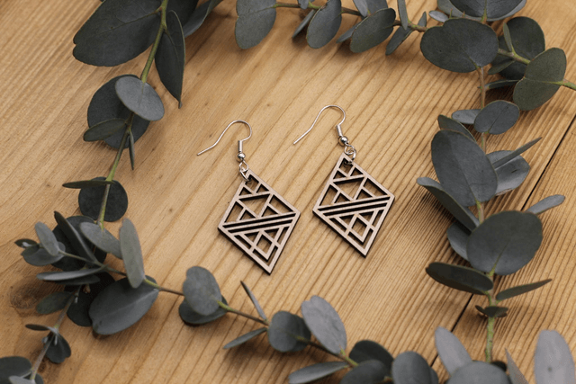 Boucles d'Oreilles en Bois Massif - Frêne ou Noyer - Modèle Losange