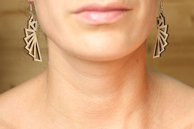 Boucles d'Oreilles en Bois Massif - Frêne ou Noyer - Modèle Triangles Cascade
