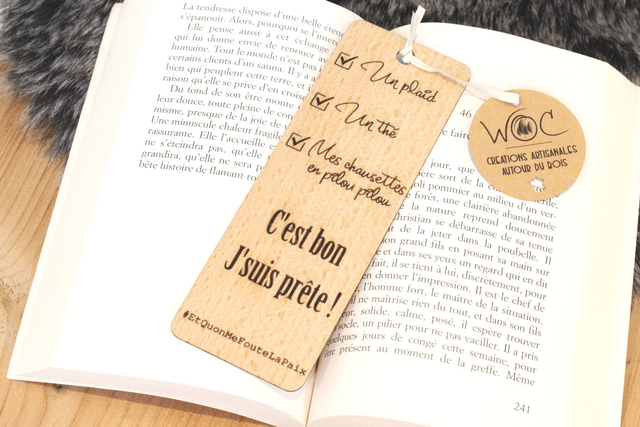 Marque-page en Bois Massif - Hêtre ou Noyer - Modèle "J'suis prête"