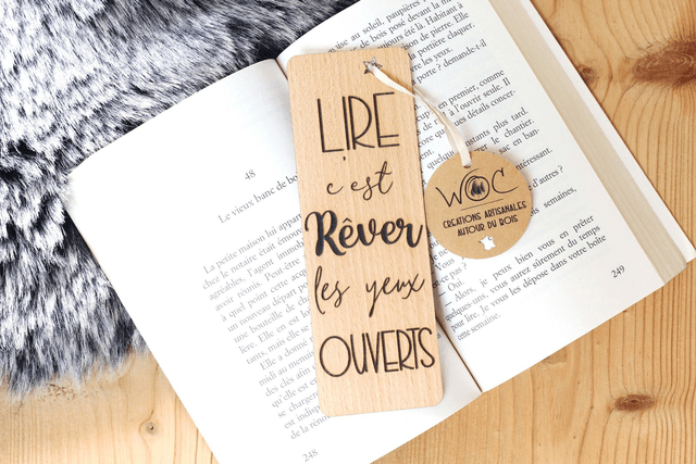 Marque-page en Bois Massif - Hêtre ou Noyer - Modèle "Lire c'est Rêver"