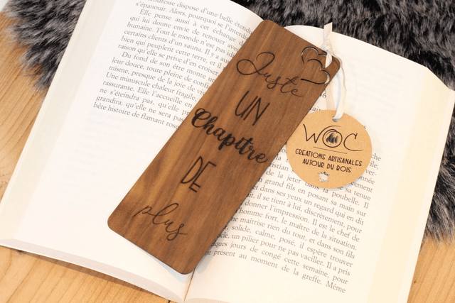 Marque-page en Bois Massif - Hêtre ou Noyer - Modèle "Juste 1 de Plus"
