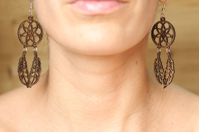 Boucles d'Oreilles en Bois Massif - Frêne ou Noyer - Modèle Dreamcatcher