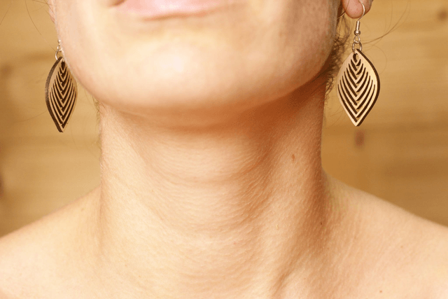 Boucles d'Oreilles en Bois Massif - Frêne ou Noyer - Modèle Ethnique