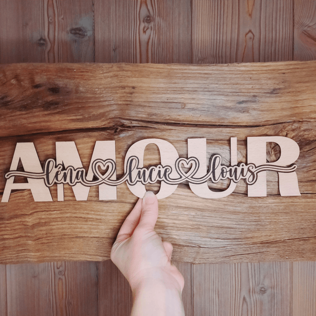 Plaque en bois "AMOUR" personnalisée avec prénoms